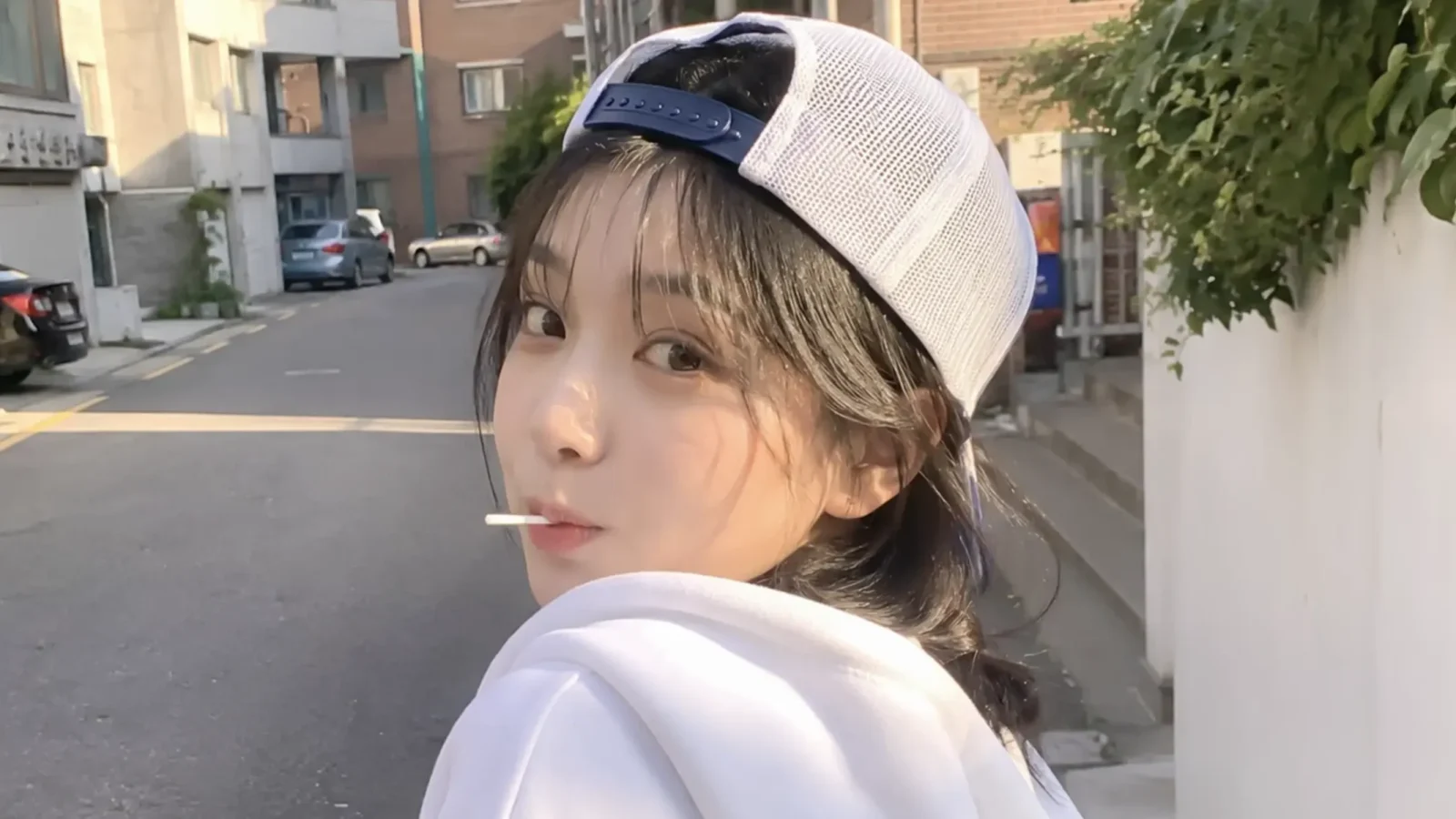The Meaning of Basic Cosmetics Thoughts of Korean Women